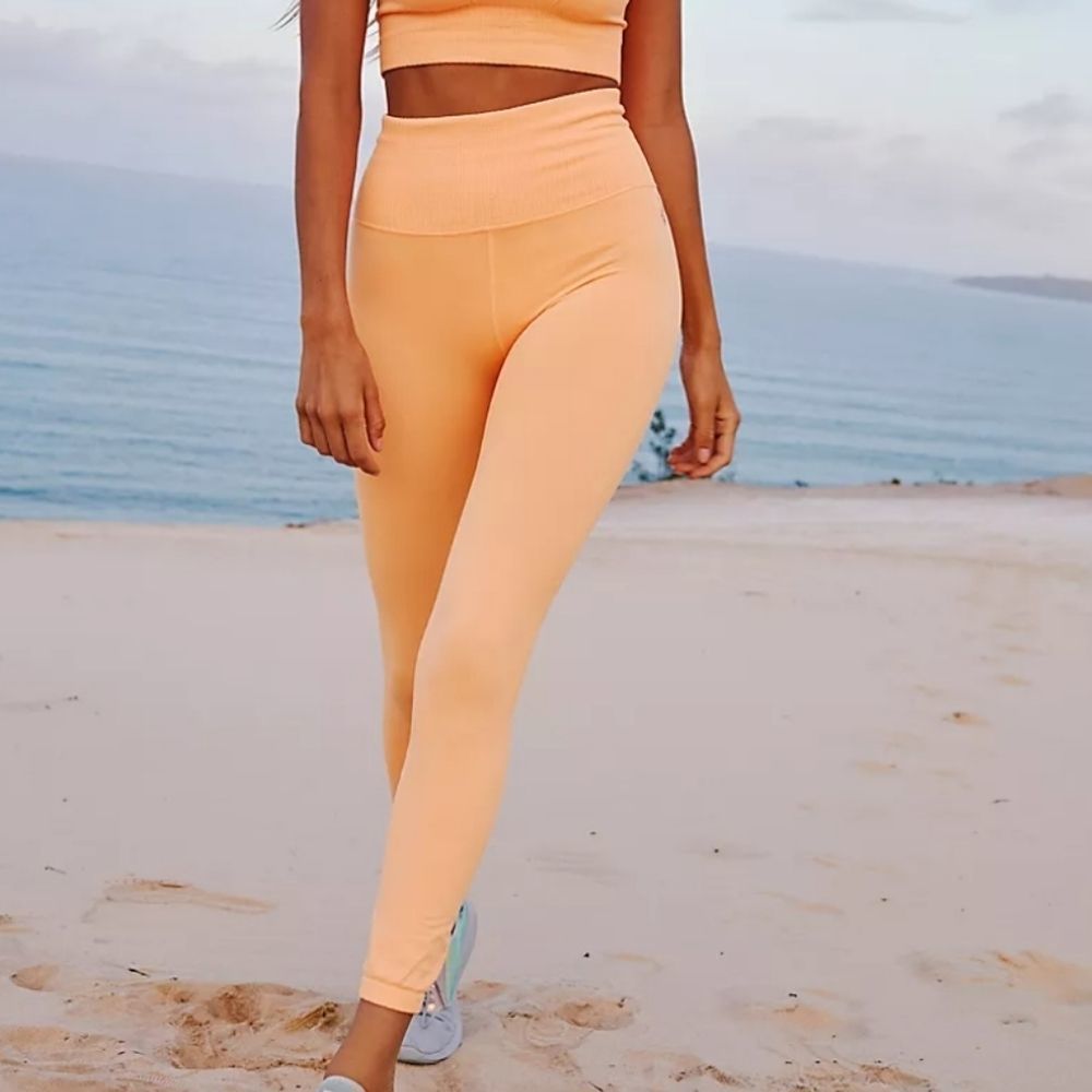 🤩New free people good karma leggings size s/xs